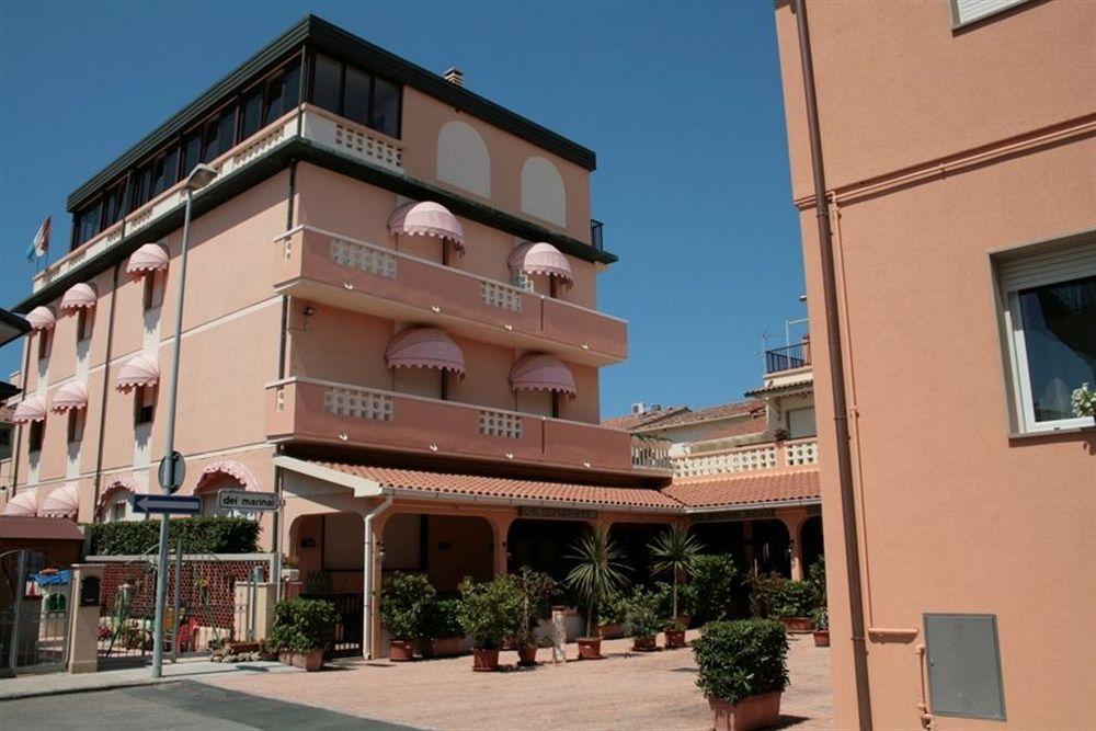 Hotel Sileoni Marina di Cecina Luaran gambar